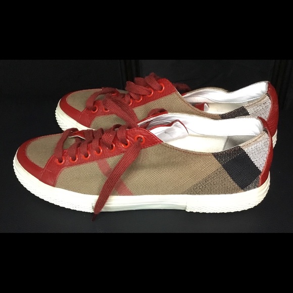 Burberry sneakers - Picture 1 of 3